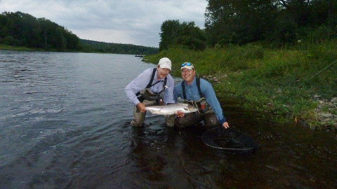 Jay Fargher and guide Andrew Anthony with a 16lb caught on wt green machine